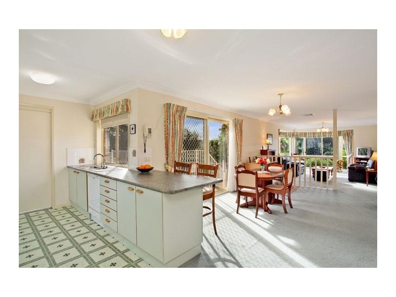 34 Thames Drive, Erina NSW 2250