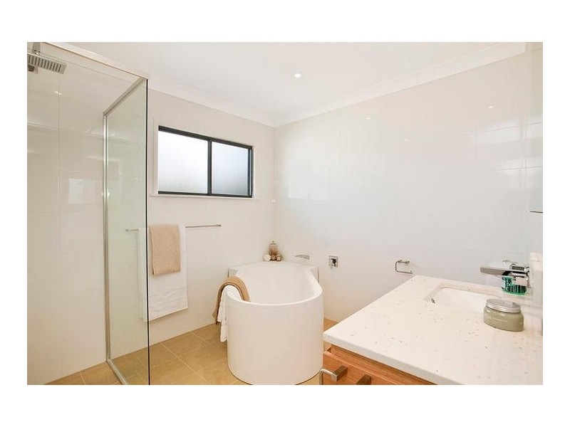 3  Bateau Bay Road, Bateau Bay NSW 2261