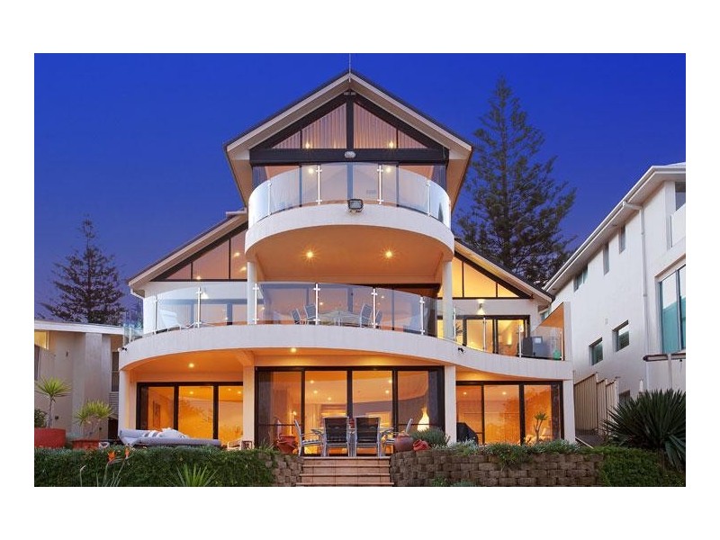 12 South Scenic Road, Forresters Beach NSW 2260