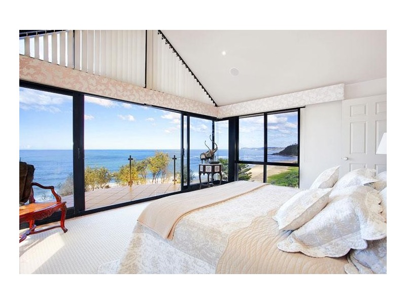 12 South Scenic Road, Forresters Beach NSW 2260