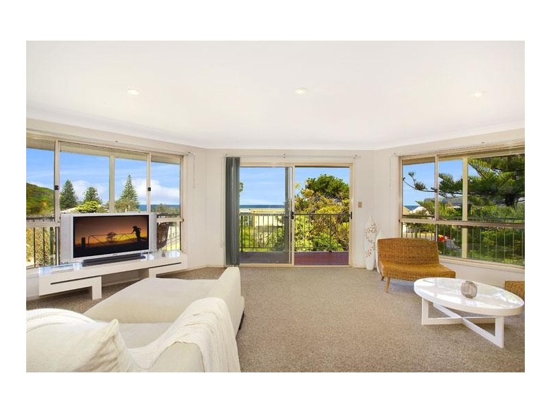 8 Bulbararing Road, North Avoca NSW 2260