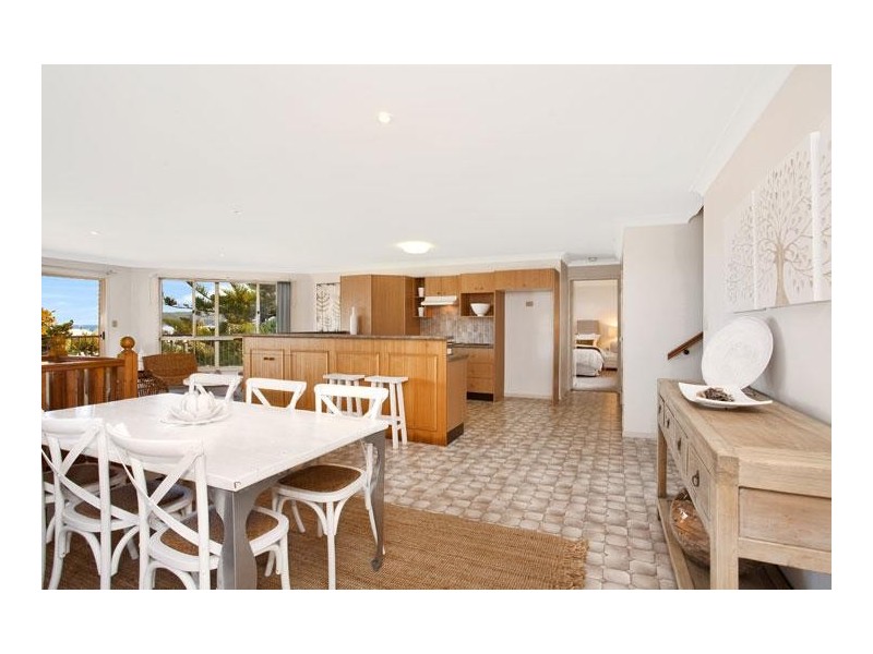 8 Bulbararing Road, North Avoca NSW 2260