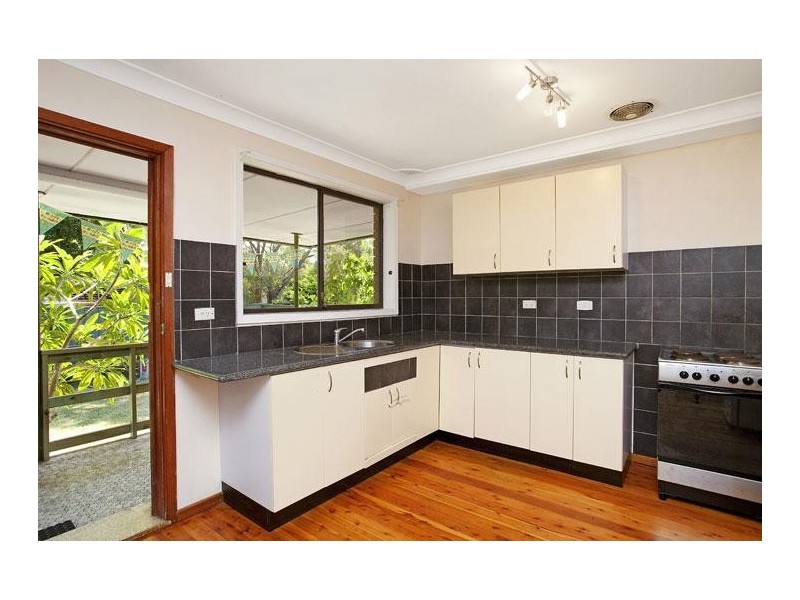 8 Rockleigh Street, Wyong NSW 2259