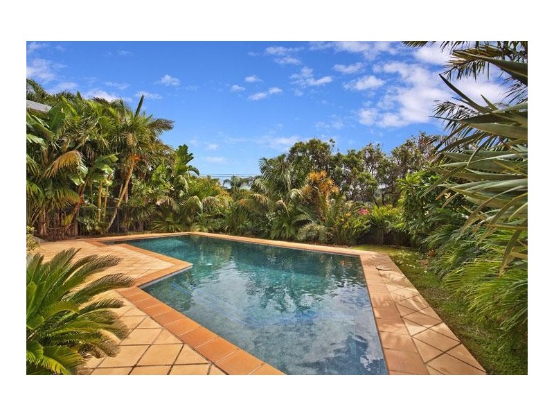 33 Noorong Avenue, Forresters Beach NSW 2260