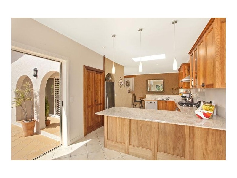 33 Noorong Avenue, Forresters Beach NSW 2260