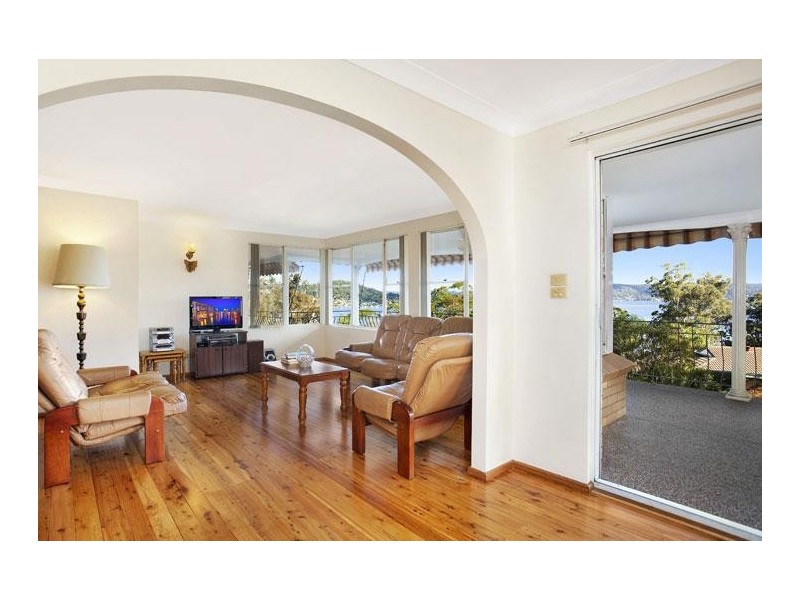 2 Elfin Hill Road, Green Point NSW 2251