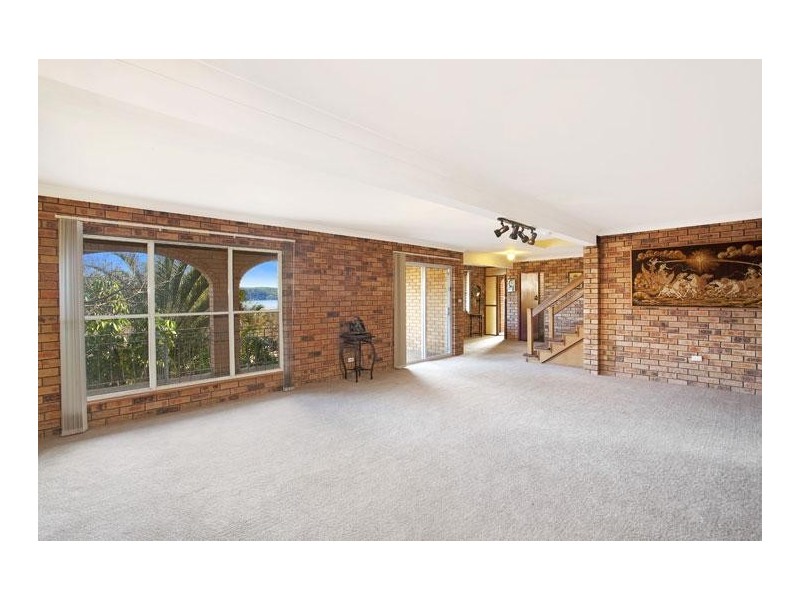 2 Elfin Hill Road, Green Point NSW 2251