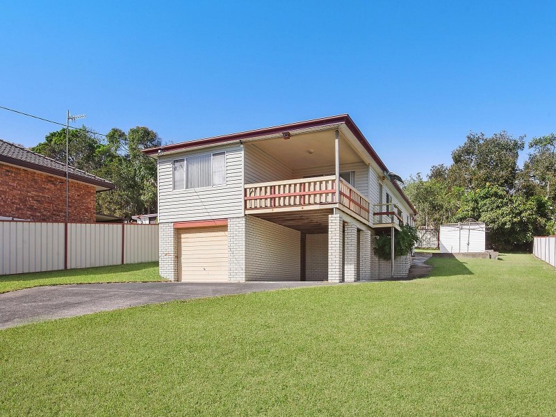 11 John Street, Forresters Beach NSW 2260