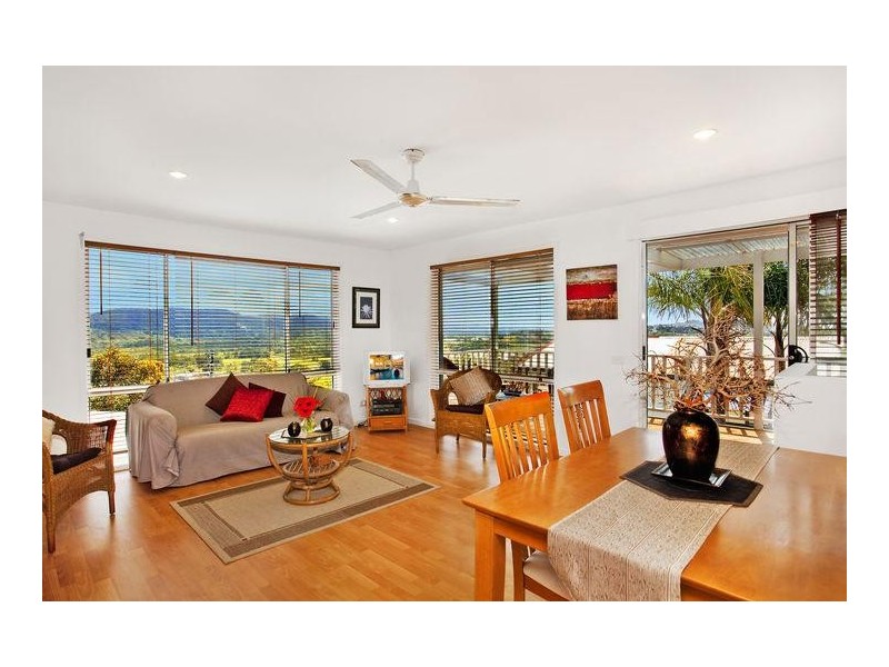 23 Lowanna Avenue, Forresters Beach NSW 2260