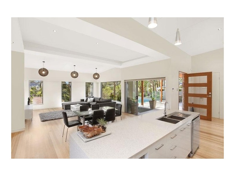 18 Hilltop Road, Wamberal NSW 2260