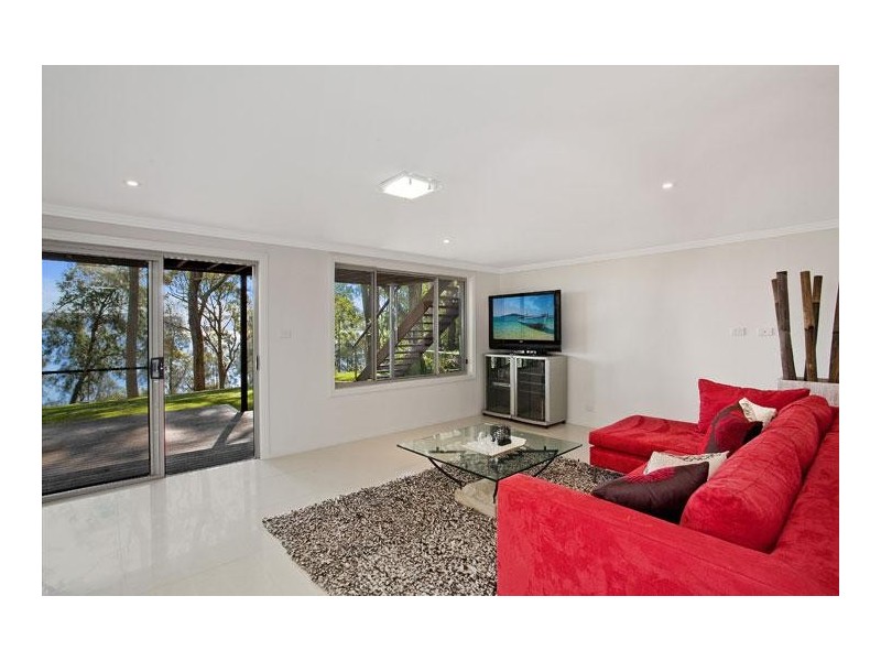 1 Pixie Avenue, Green Point NSW 2251