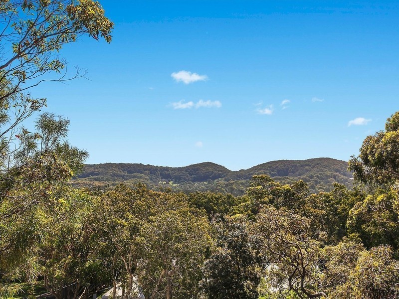 2 Peter Avenue, Forresters Beach NSW 2260