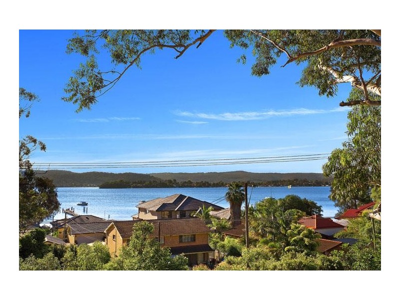 262 Avoca Drive, Green Point NSW 2251