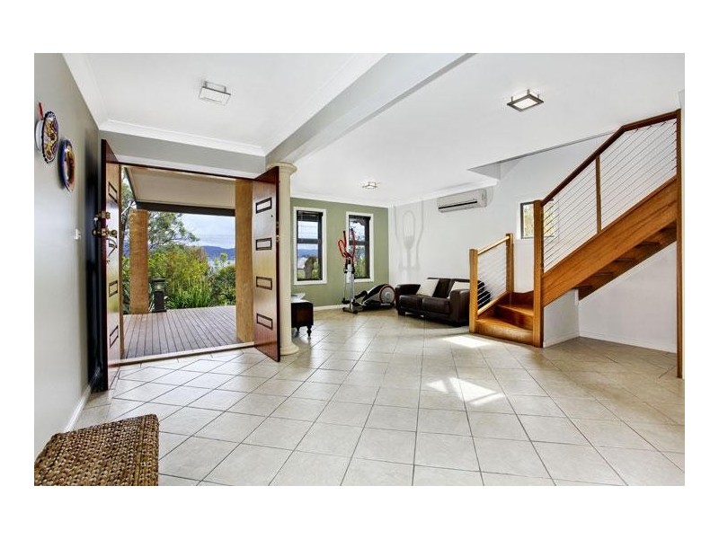 262 Avoca Drive, Green Point NSW 2251