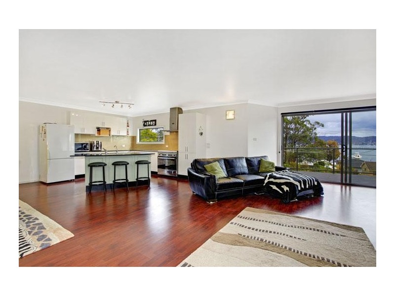 262 Avoca Drive, Green Point NSW 2251