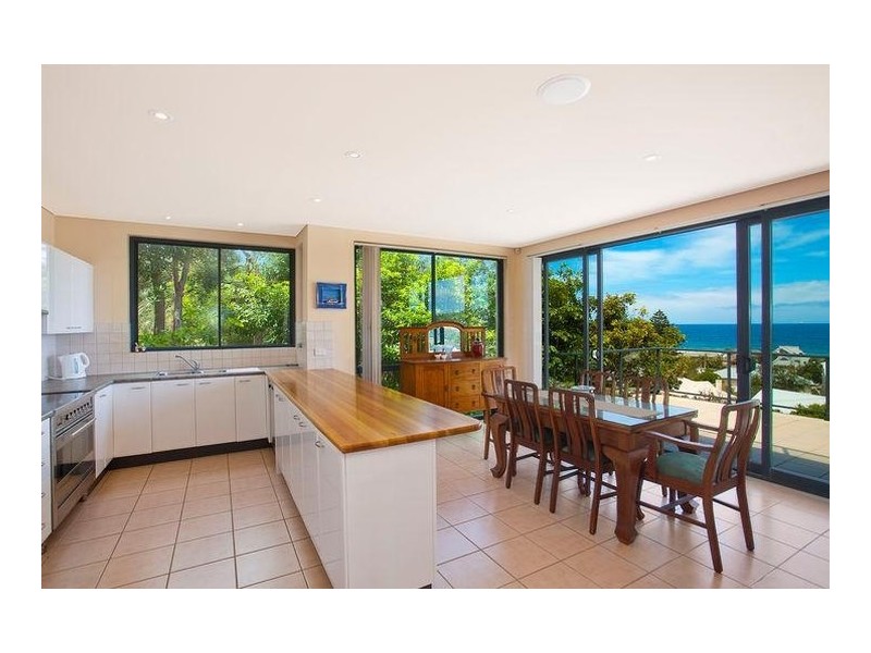 9 Elgata Avenue, North Avoca NSW 2260