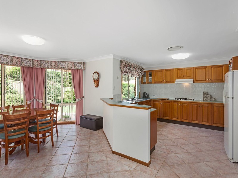 16 Day Dawn Place, Erina NSW 2250