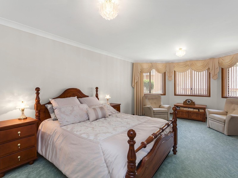 16 Day Dawn Place, Erina NSW 2250