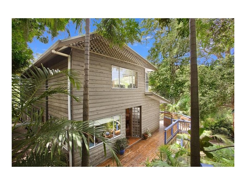 13 Harcourt Place, North Avoca NSW 2260