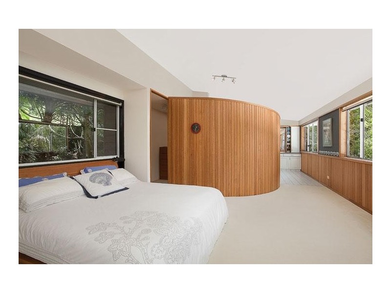 13 Harcourt Place, North Avoca NSW 2260
