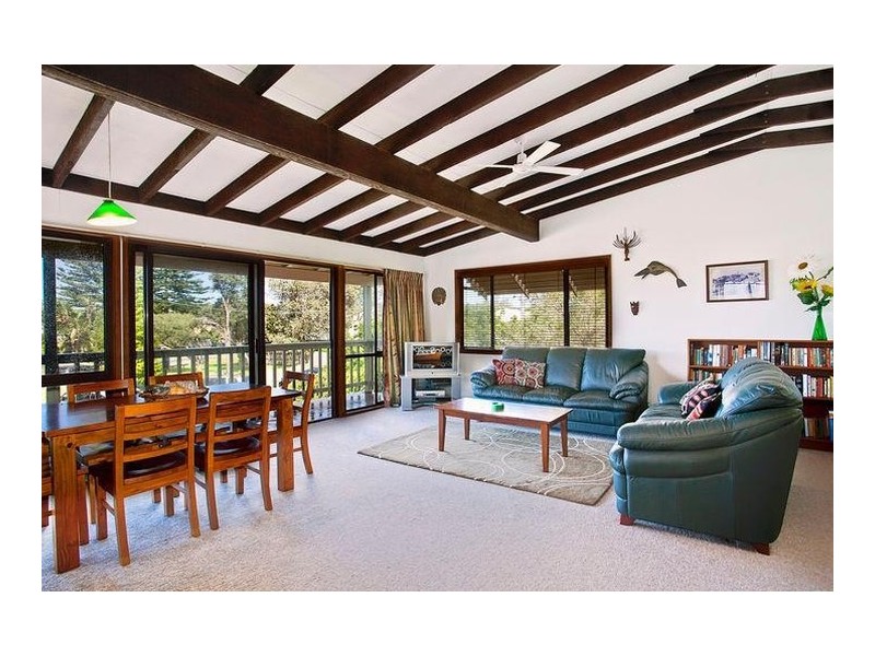 19 North Avoca Parade, North Avoca NSW 2260