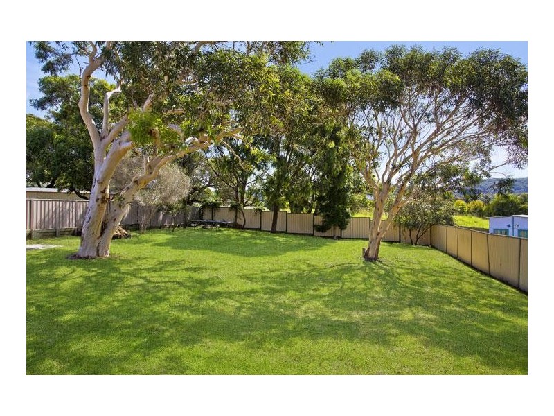 963 The Entrance Road, Forresters Beach NSW 2260