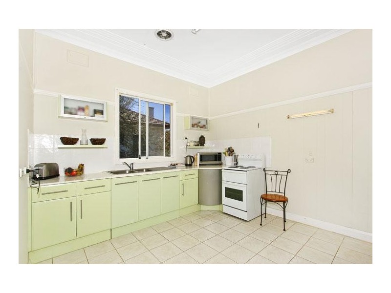 8 Java Street, Point Frederick NSW 2250