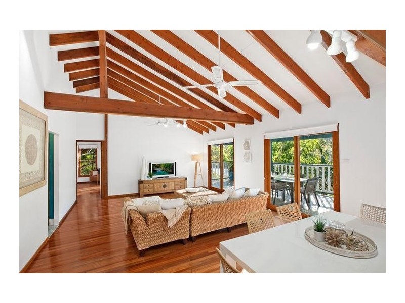 5 Seasound Crescent, North Avoca NSW 2260