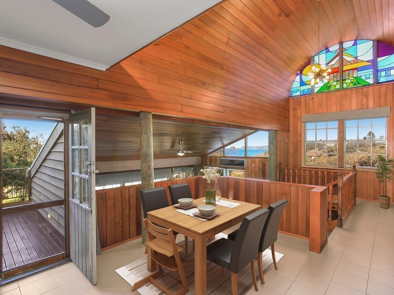 11 Henrys Road, Forresters Beach NSW 2260