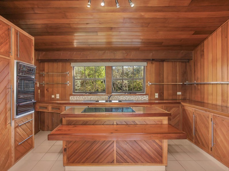 11 Henrys Road, Forresters Beach NSW 2260