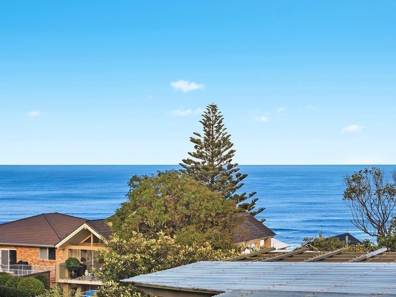 15 Henrys Road, Forresters Beach NSW 2260