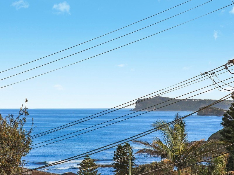 15 Henrys Road, Forresters Beach NSW 2260