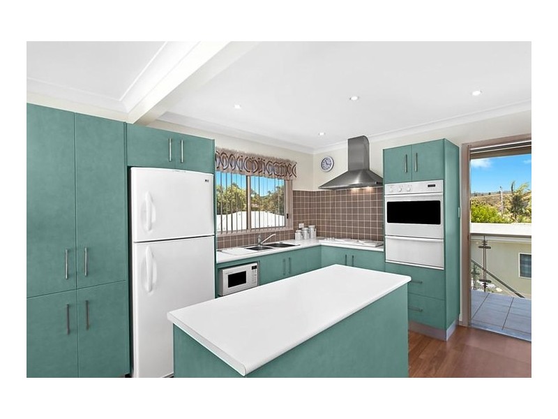 11 View Street, North Avoca NSW 2260