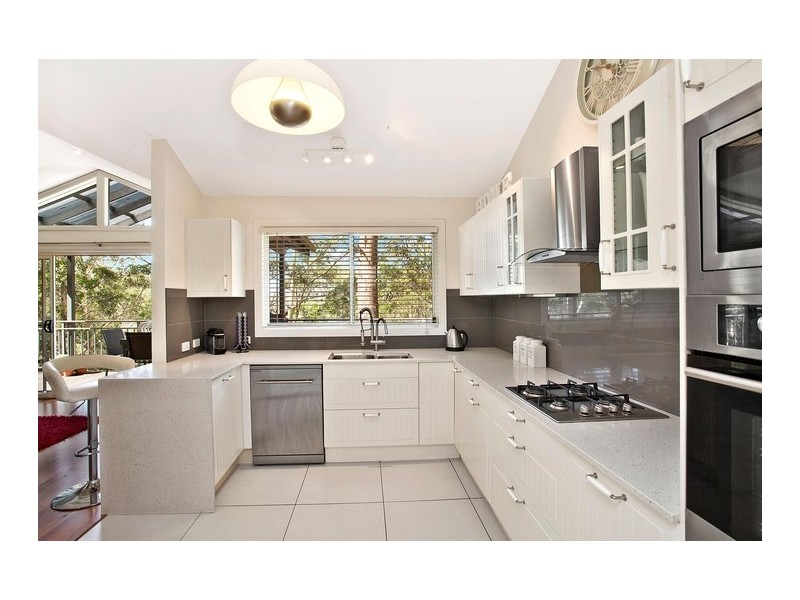 27 Harcourt Place, North Avoca NSW 2260