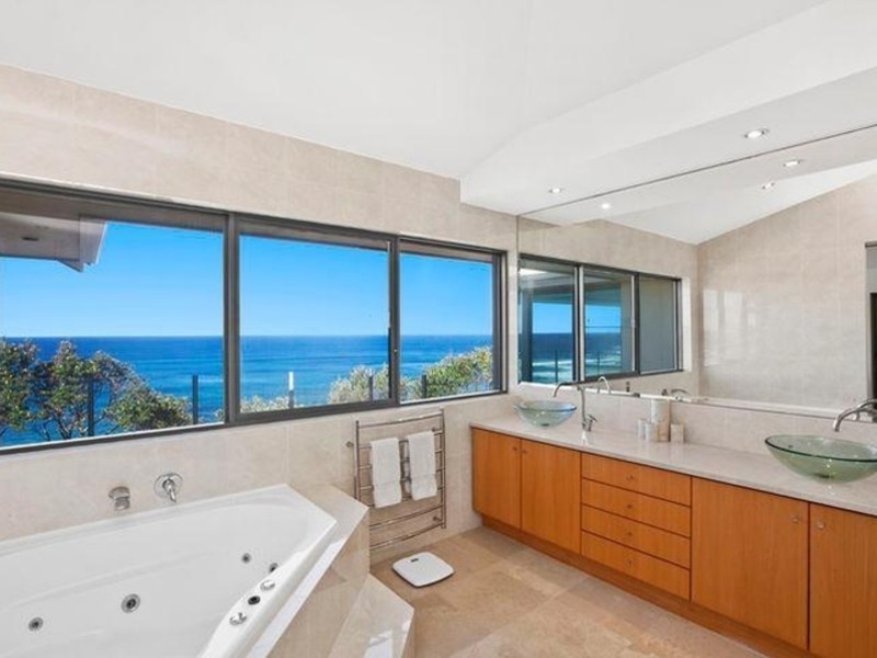 14 South Scenic Road, Forresters Beach NSW 2260
