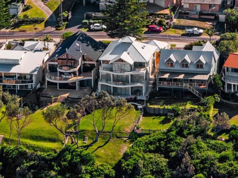 14 South Scenic Road, Forresters Beach NSW 2260