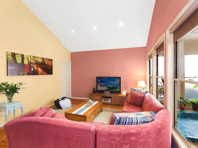 60 Noorong Avenue, Forresters Beach NSW 2260