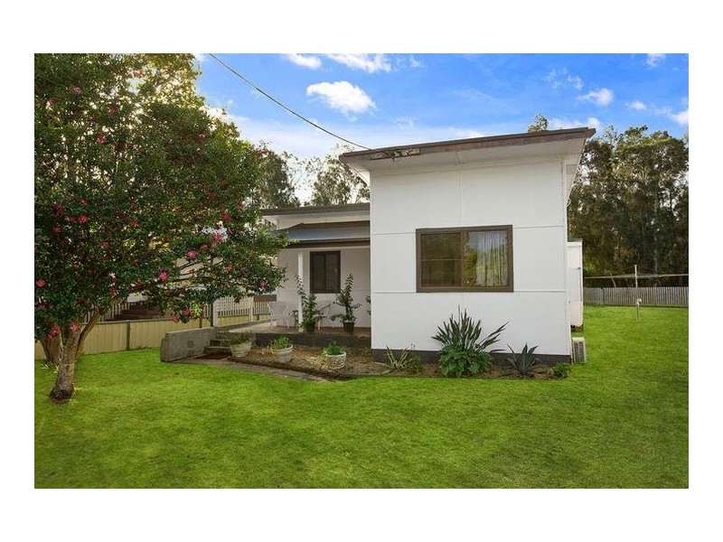 215 Geoffrey Road, Chittaway Point NSW 2261