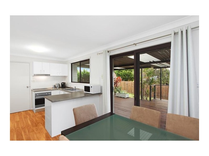 27 Premier Way, Bateau Bay NSW 2261