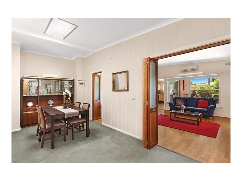 16 Parkside Avenue, Bateau Bay NSW 2261