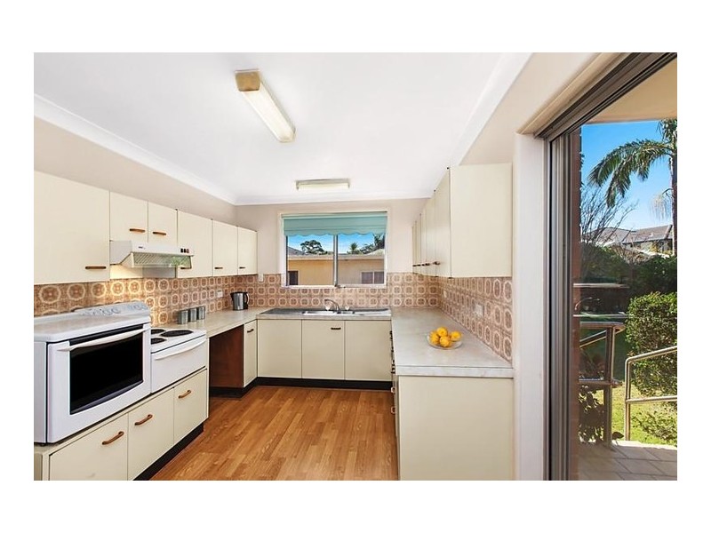 16 Parkside Avenue, Bateau Bay NSW 2261