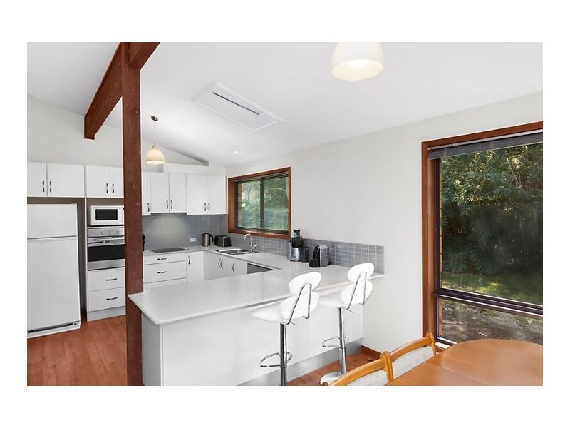 15 Windsor Road, Wamberal NSW 2260