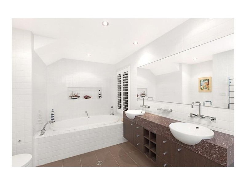 29 Ocean Street, North Avoca NSW 2260