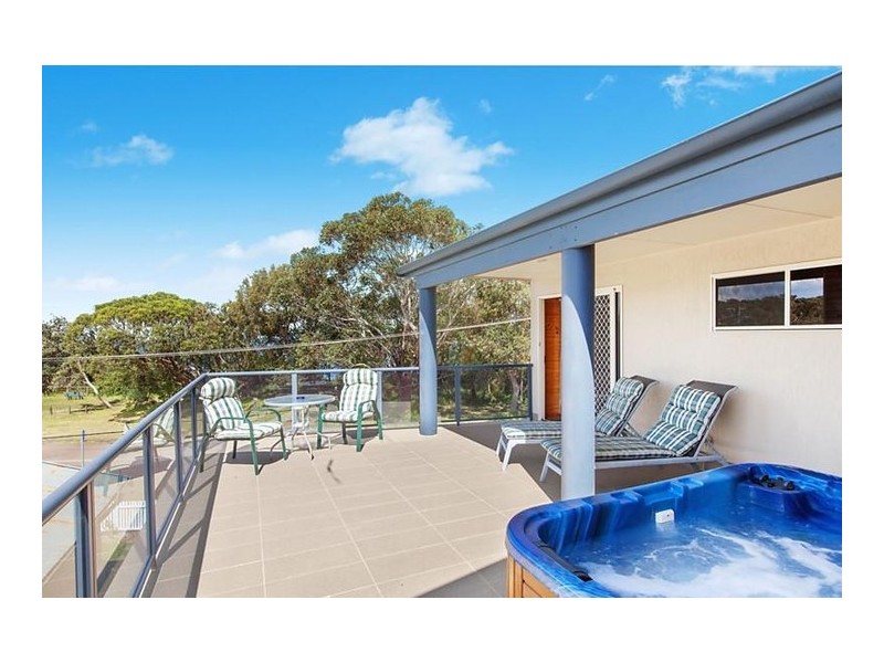 22 Reserve Drive, Bateau Bay NSW 2261