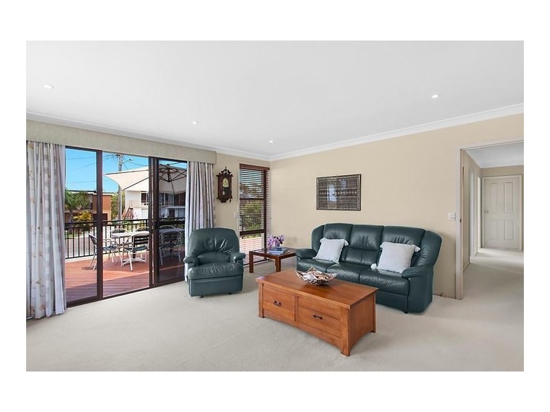 16 Boos Road, Forresters Beach NSW 2260