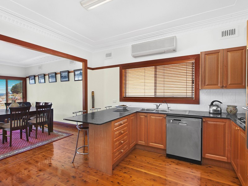87 Avoca Drive, Avoca Beach NSW 2251