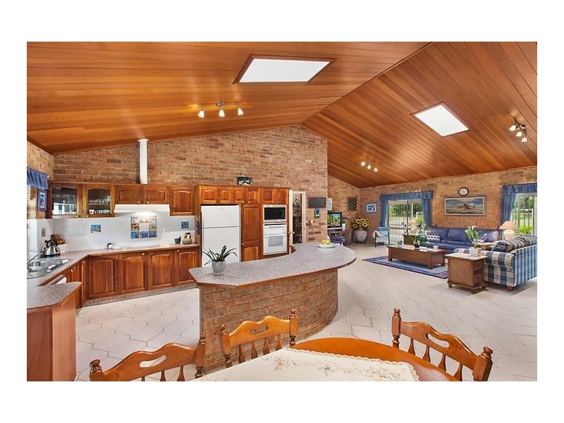2 Benjamin Close, Tumbi Umbi NSW 2261