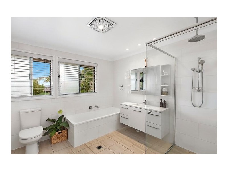 21 Heights Crescent, Wamberal NSW 2260