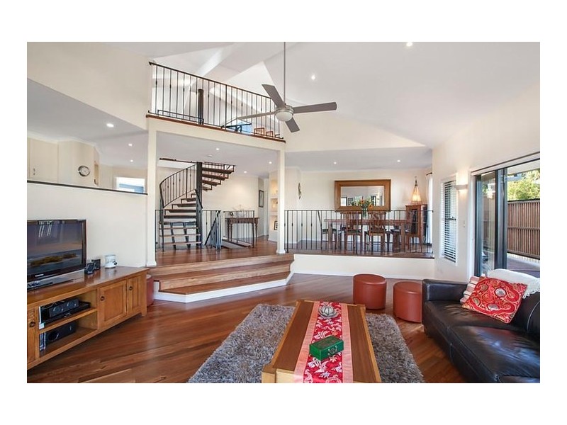 5 Lavinia Street, Forresters Beach NSW 2260