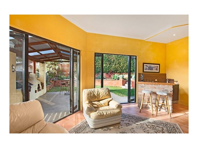 5 Lavinia Street, Forresters Beach NSW 2260